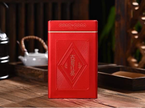 晚上喝紅茶好嗎？喝紅茶的最佳時(shí)期是什么時(shí)候？-葉片情茶業(yè)